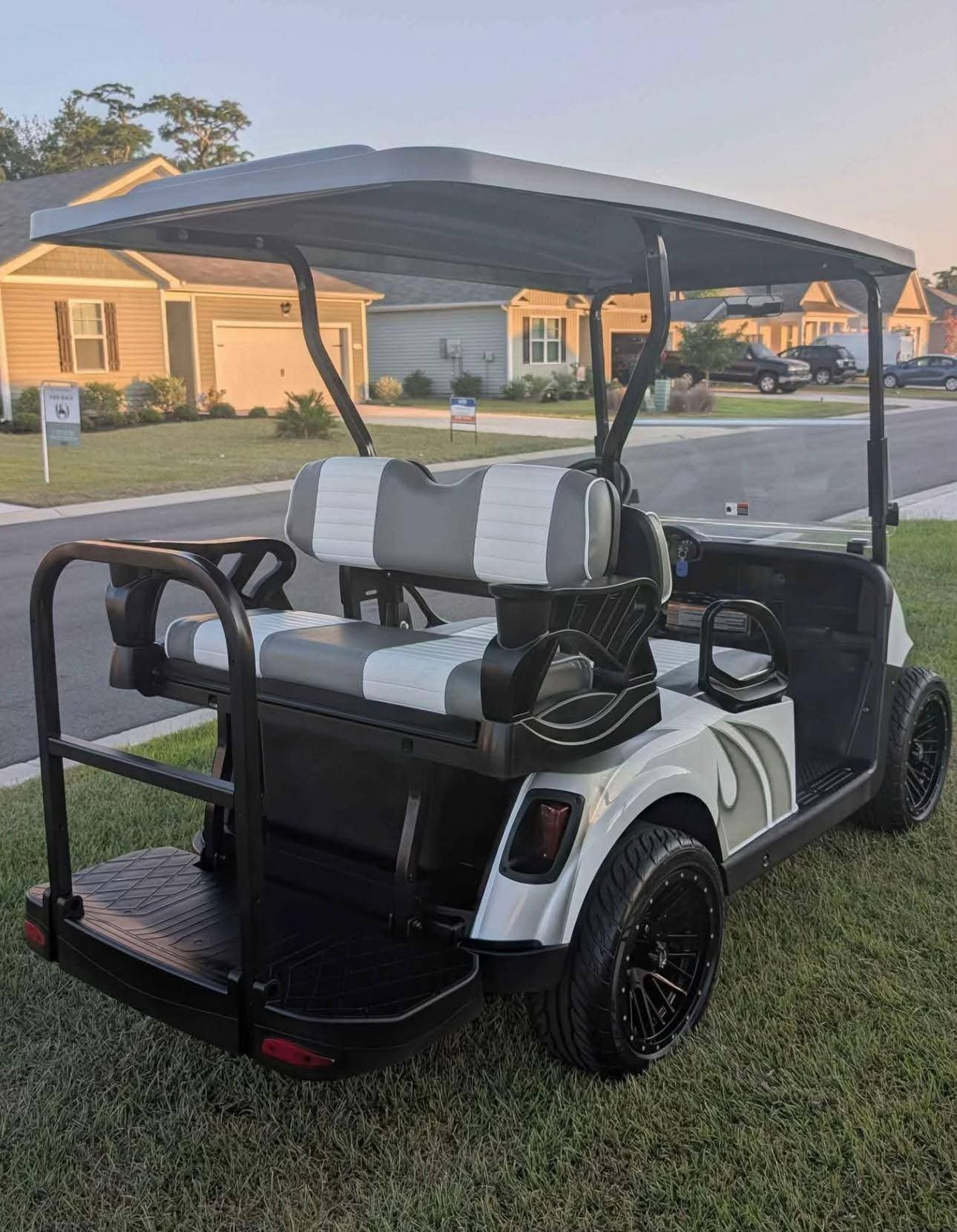 2021 Ezgo RXV Elite Lithium 4 SEATER ELECTRIC - Image 5