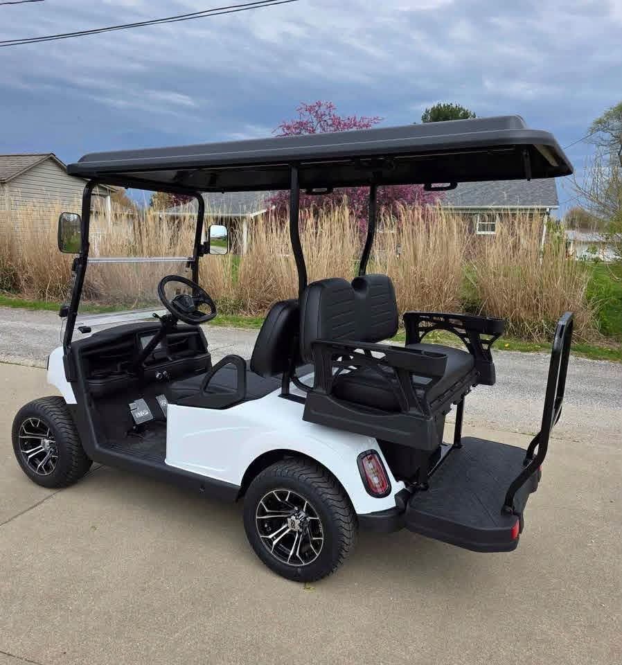 2025 Madjax E-Series Lithium 4 SEATER ELECTRIC - Image 5