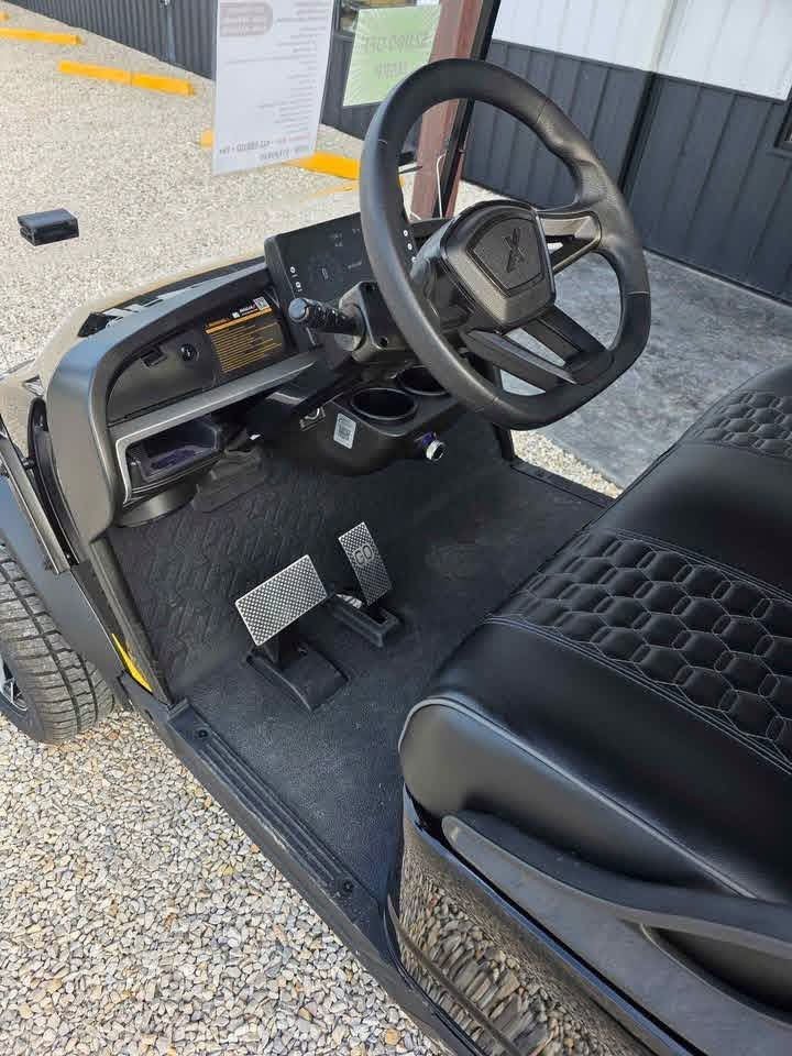 2025 Mad Jax 4 SEATER ELECTRIC (LITHIUM BATTERY) - Image 9