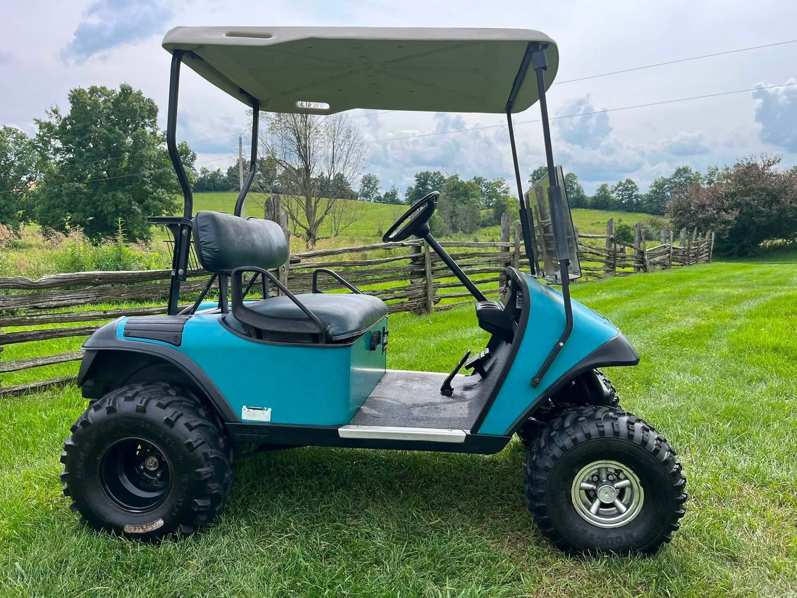 1995 EZGO TXT 2 SEATER GAS - Image 3
