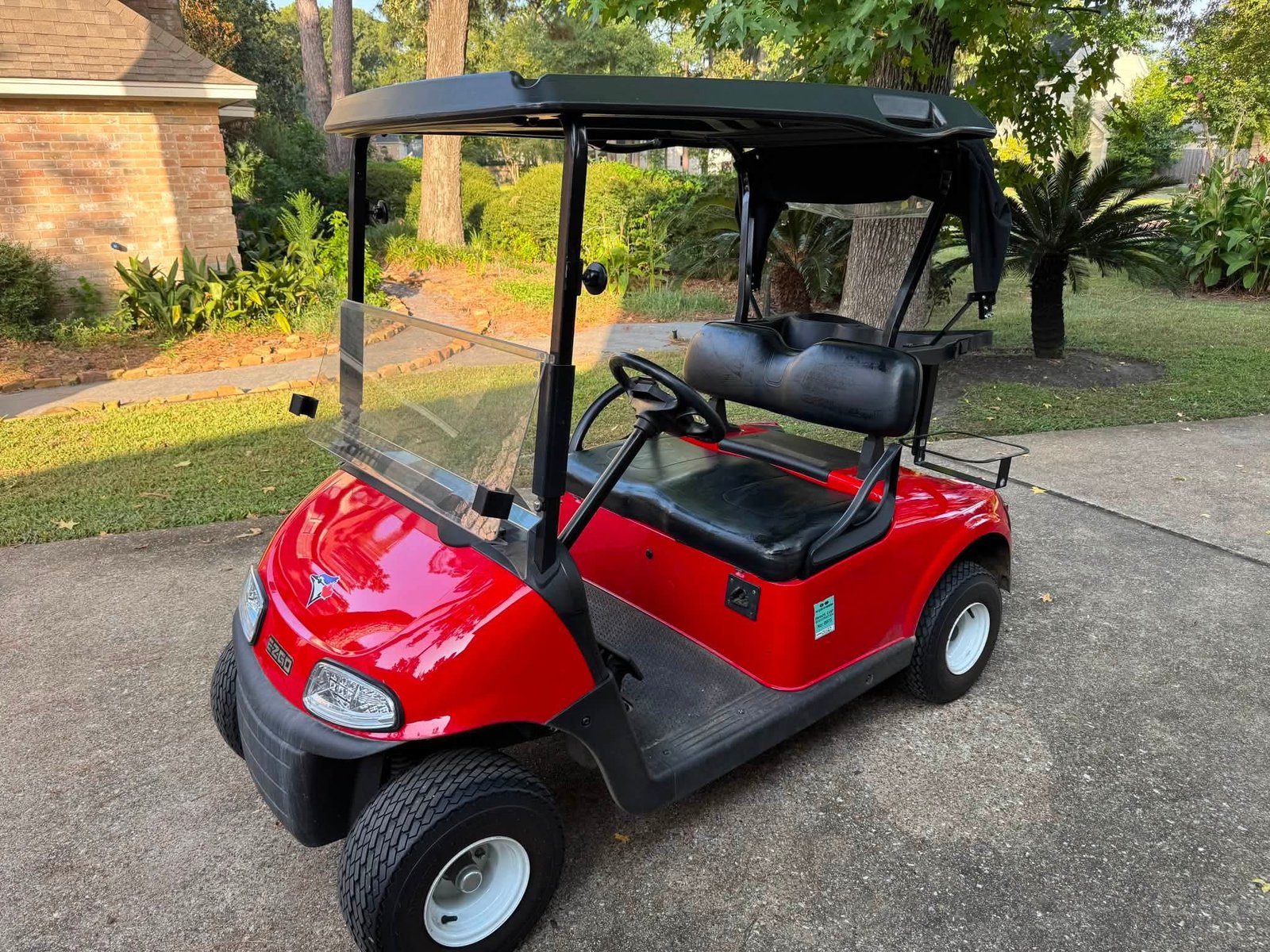2017 E-Z-GO RXV Golf Cart 2 SEATER ELECTRIC
