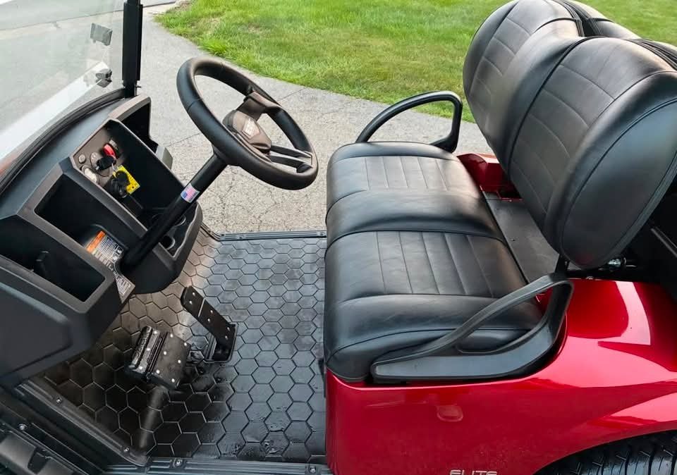 2021 Ezgo Express S4 4 SEATER ELECTRIC - Image 2