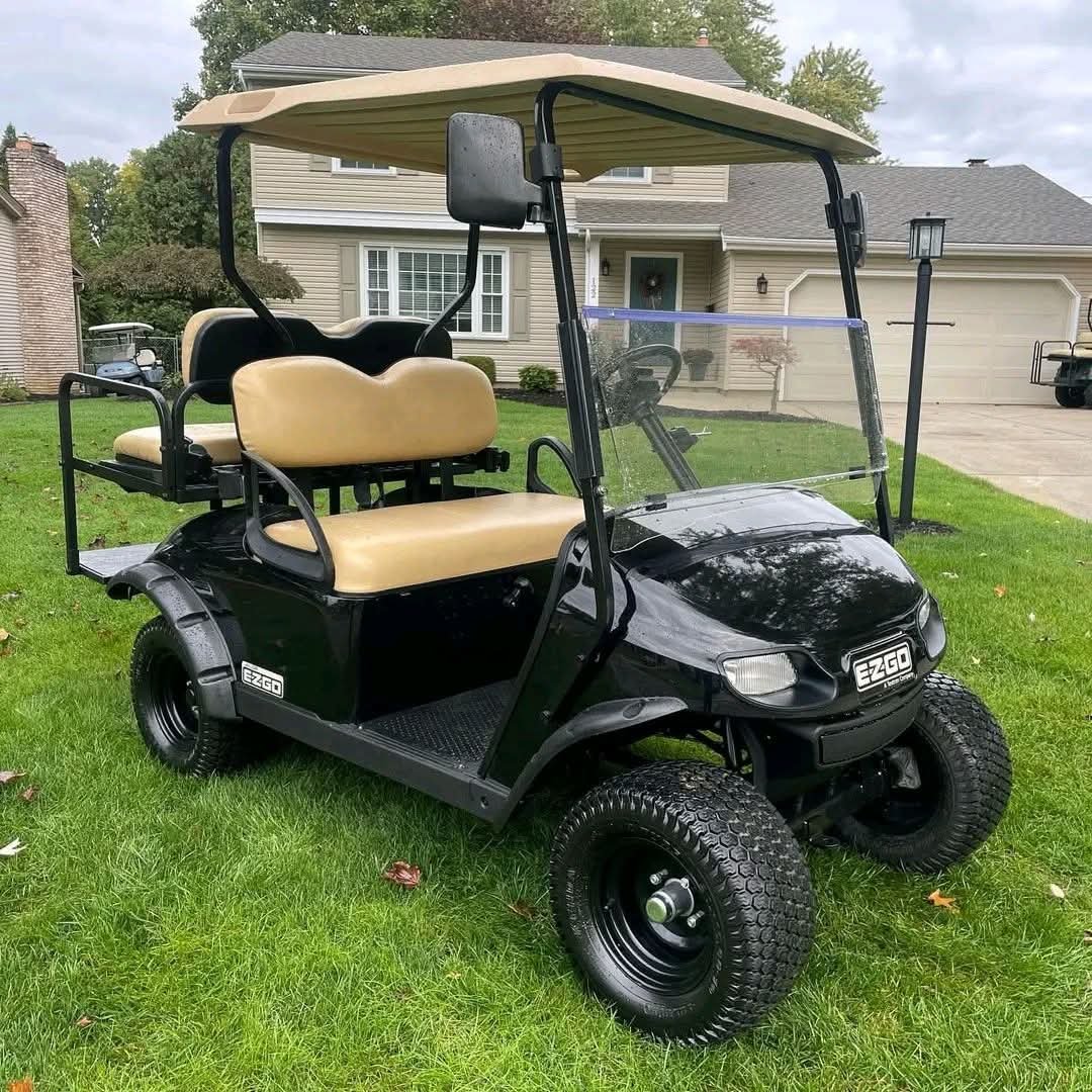 2016 EZGO TXT VALOR 4 SEATER GAS - Image 8